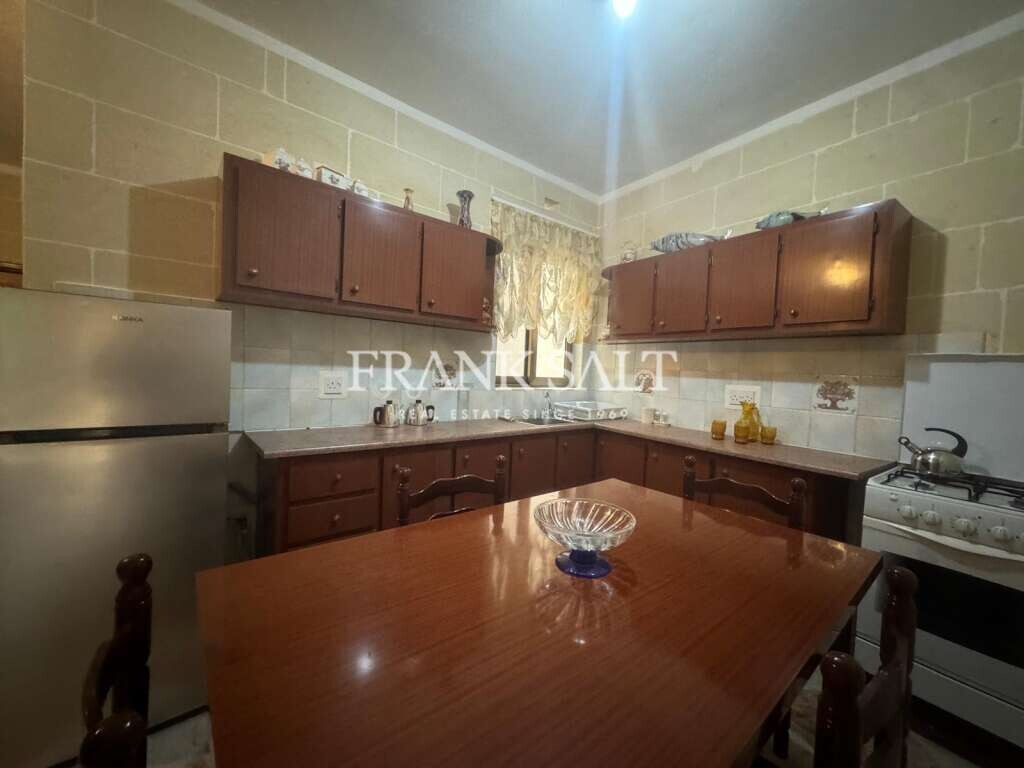 2 bedrooms Apartment in Xlendi, Malta No. 6103