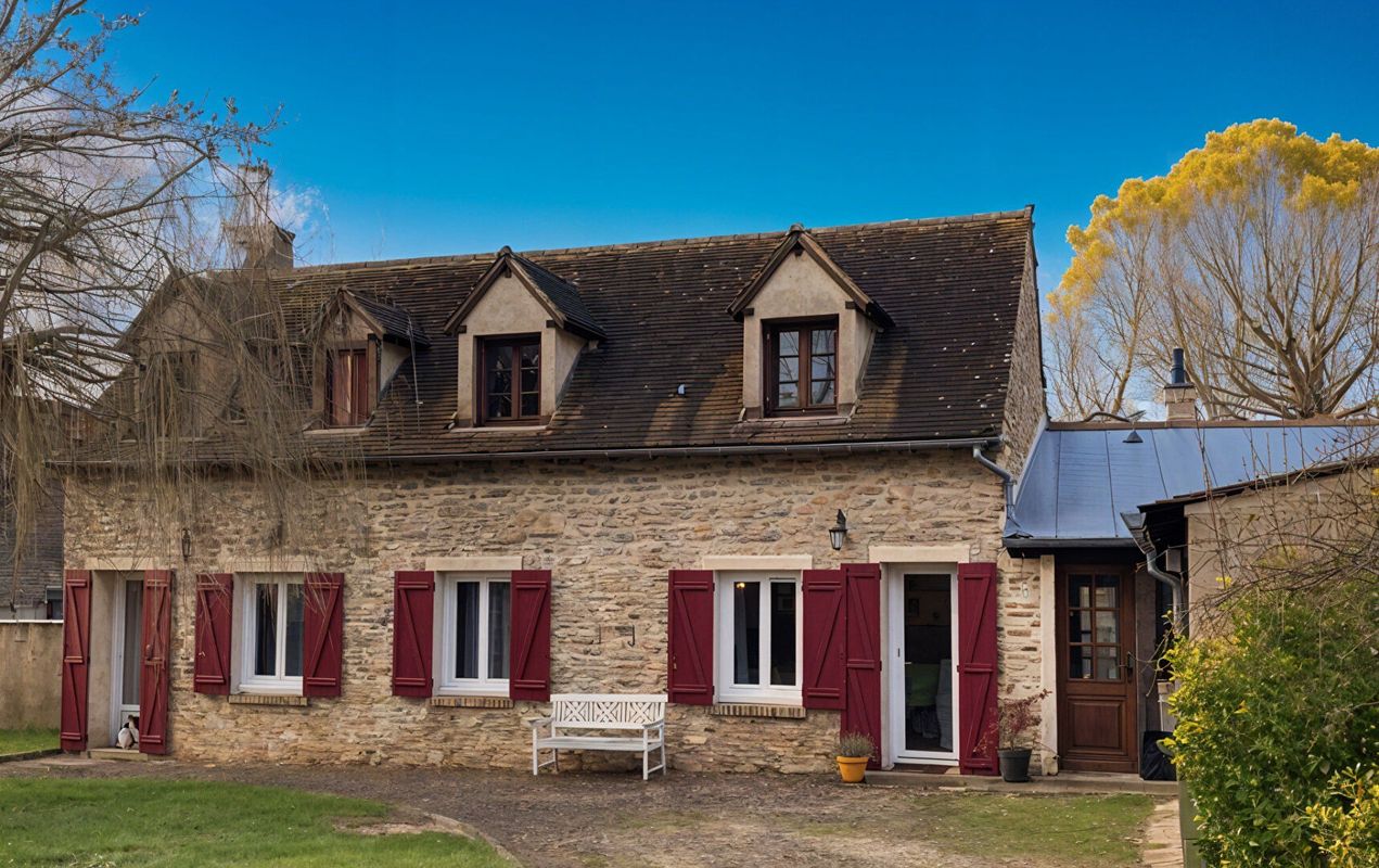 3 bedrooms House in Houdan, France No. 150746