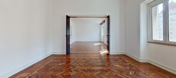 4 bedrooms Apartment in Lisbon, Portugal No. 90098 8