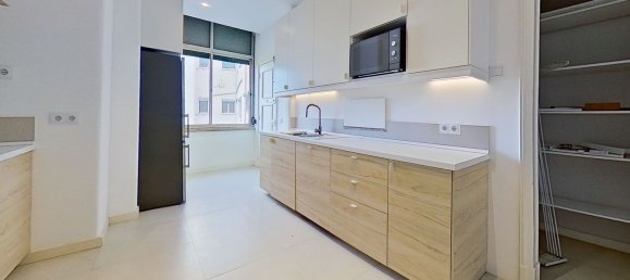 4 bedrooms Apartment in Lisbon, Portugal No. 90098 7