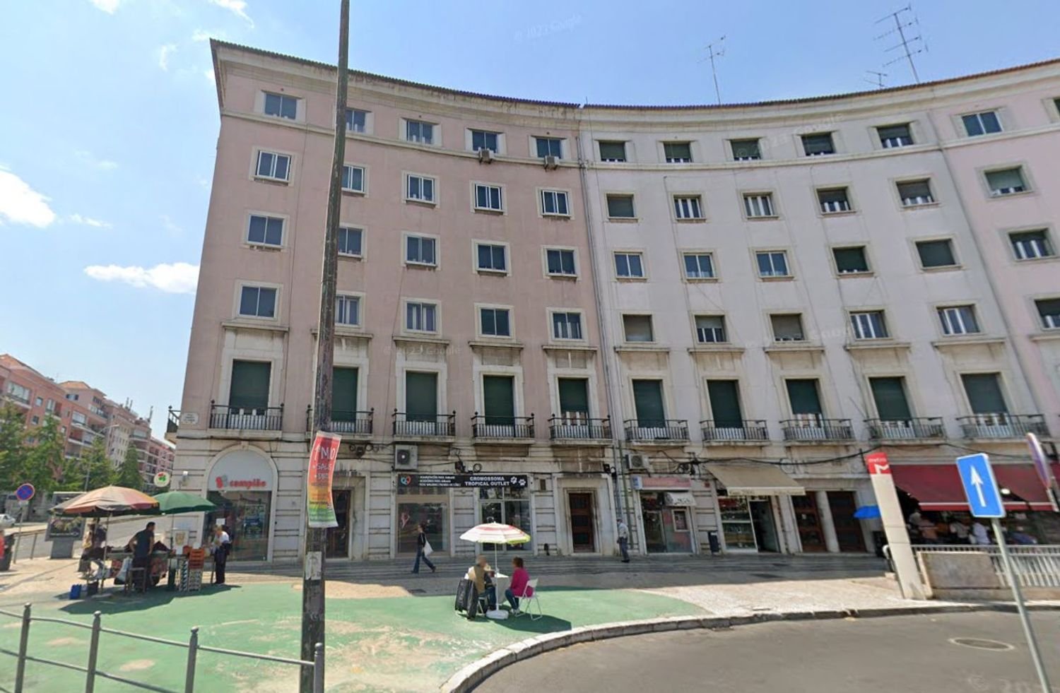 4 bedrooms Apartment in Lisbon, Portugal No. 90098