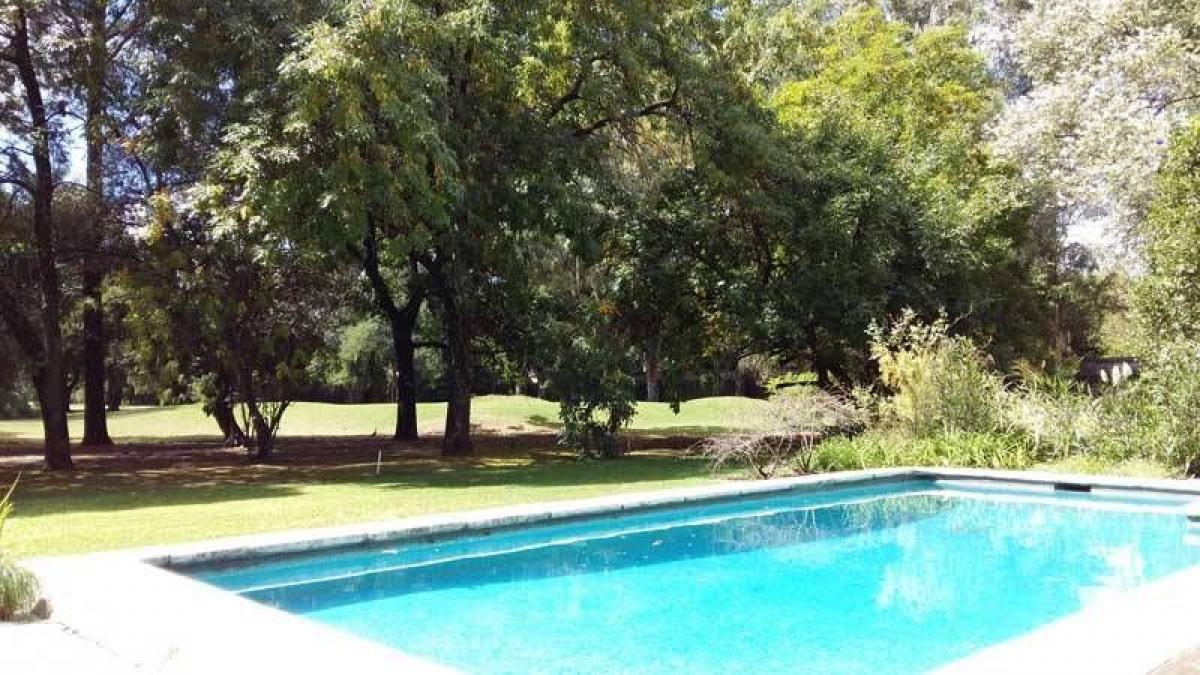 Дом с 5 спальнями в Пилар, Аргентина № 7748