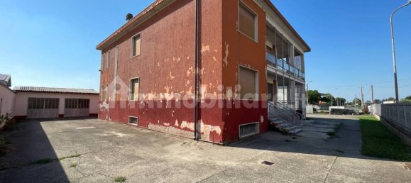 7 bedrooms House in Borgo San Giacomo, Italy No. 351370 5