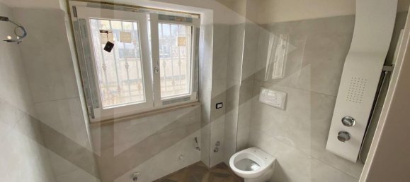 Casa de 3 habitaciónes en Modugno, Italy No. 20435 20