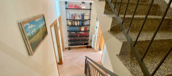 Вилла с 4 комнатами в Битонто, Италия № 21361 27