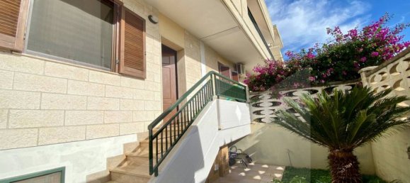 Вилла с 4 комнатами в Битонто, Италия № 21361 4