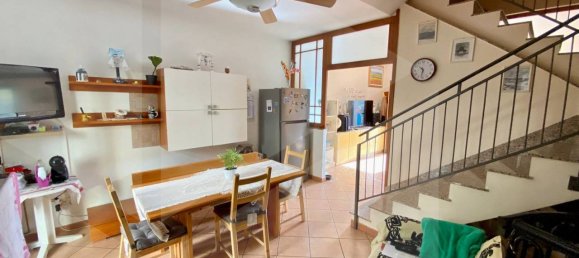 Вилла с 4 комнатами в Битонто, Италия № 21361 10