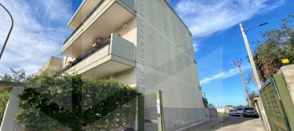 Вилла с 4 комнатами в Битонто, Италия № 21361 38