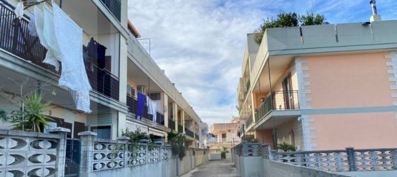 Вилла с 4 комнатами в Битонто, Италия № 21361 39