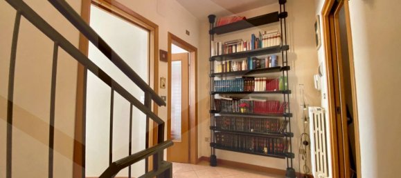 Вилла с 4 комнатами в Битонто, Италия № 21361 14