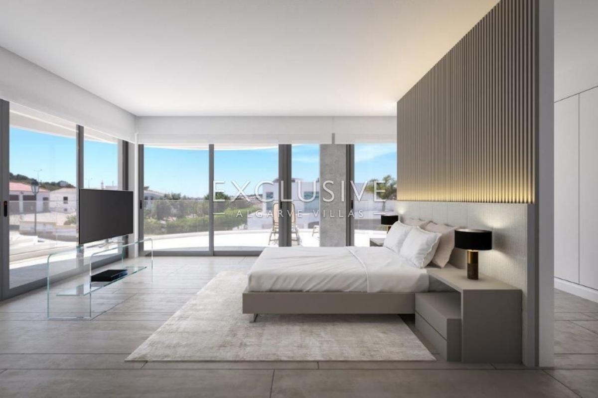 Villa de 4 dormitorios en Lagos, Portugal No. 7677