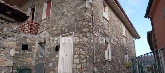 3 rooms Apartment in Sarzana, Italy No. 269280 3