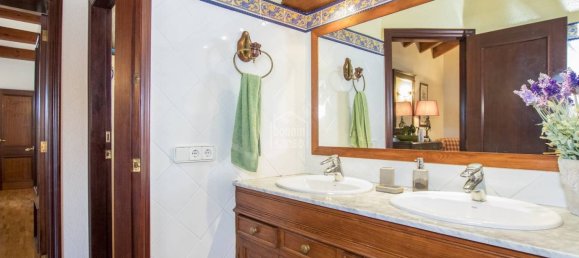 4 غرف نوم فيلا في Es Castell, Spain رقم 4984 17