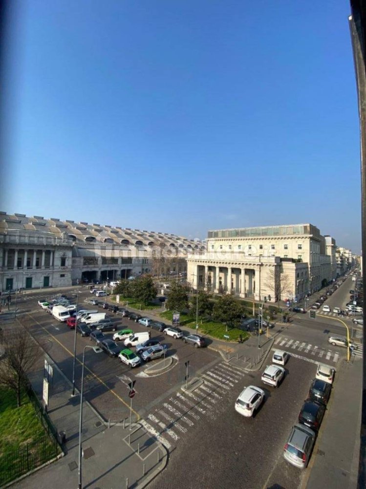 2 bedrooms Apartment in Milan, Italy No. 360113