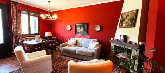 2 bedrooms Apartment in Pescia, Italy No. 264024 3