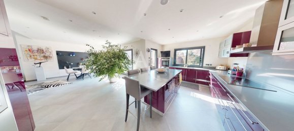 3 bedrooms House in Pontault-Combault, France No. 122958 12