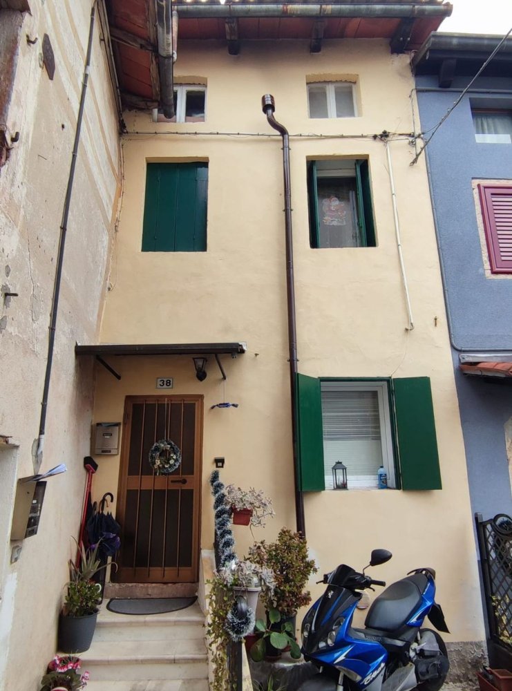 3 rooms House in Lugo di Vicenza, Italy No. 56668