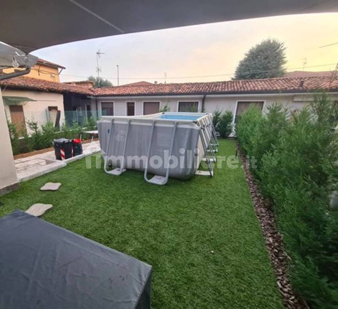 3 bedrooms Apartment in Rovato, Italy No. 262855