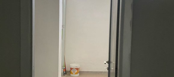 70m² Office in Massa, Italy No. 254998 3