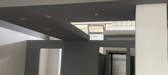 70m² Office in Massa, Italy No. 254998 21