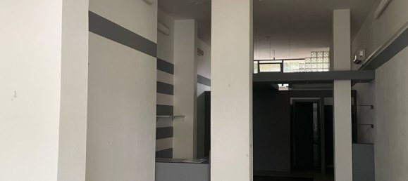 70m² Office in Massa, Italy No. 254998 8