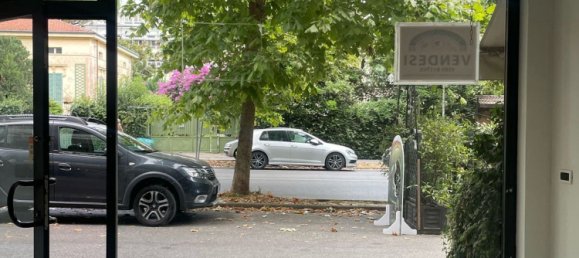 70m² Office in Massa, Italy No. 254998 27