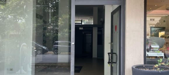 70m² Office in Massa, Italy No. 254998 14