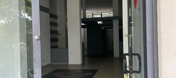 70m² Office in Massa, Italy No. 254998 12