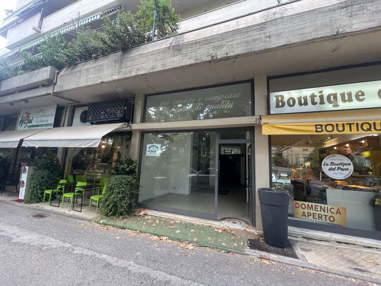 70m² Office in Massa, Italy No. 254998