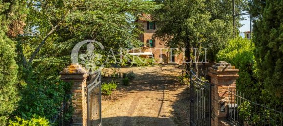 13-Zimmer Haus in Foiano della Chiana, Italy, Nr. 79942 2