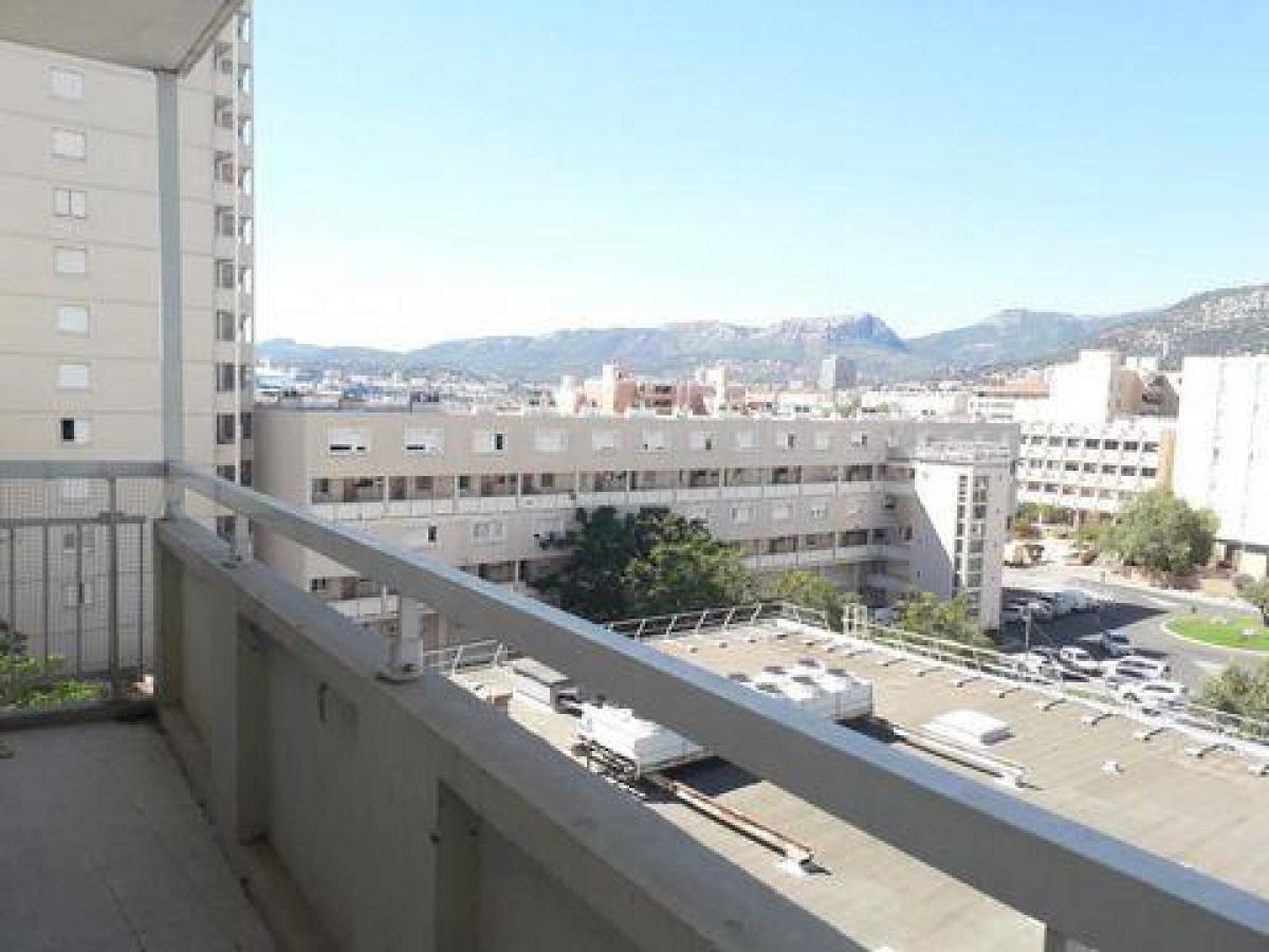 4 bedrooms Condo in Toulon, France No. 16359