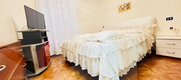 4 rooms Apartment in Naples, Italy No. 32623 19