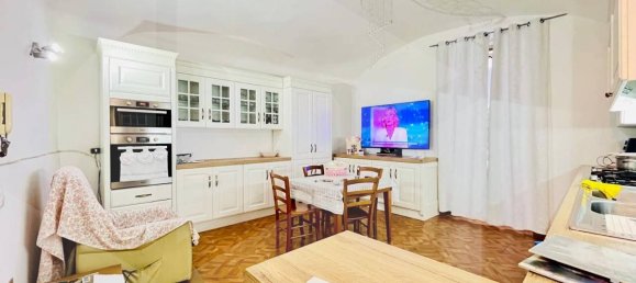 4 rooms Apartment in Naples, Italy No. 32623 22