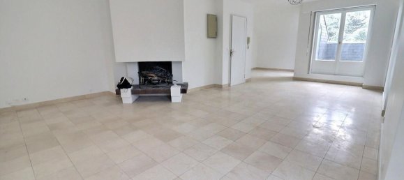 3 chambres Appartement à Aulnay-sous-Bois, France No. 170705 2