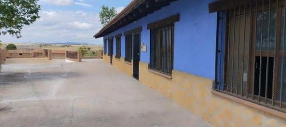 Gewerbliche Immobilie in Zaragoza, Spain 585m², Nr. 62473 16