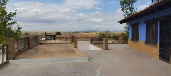 Gewerbliche Immobilie in Zaragoza, Spain 585m², Nr. 62473 5