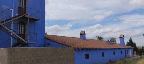 Gewerbliche Immobilie in Zaragoza, Spain 585m², Nr. 62473 2