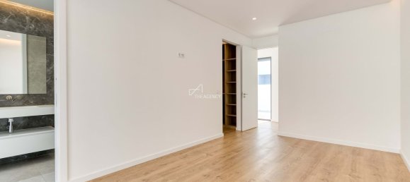 5 غرف نوم منزل في Corroios, Portugal رقم 103516 2