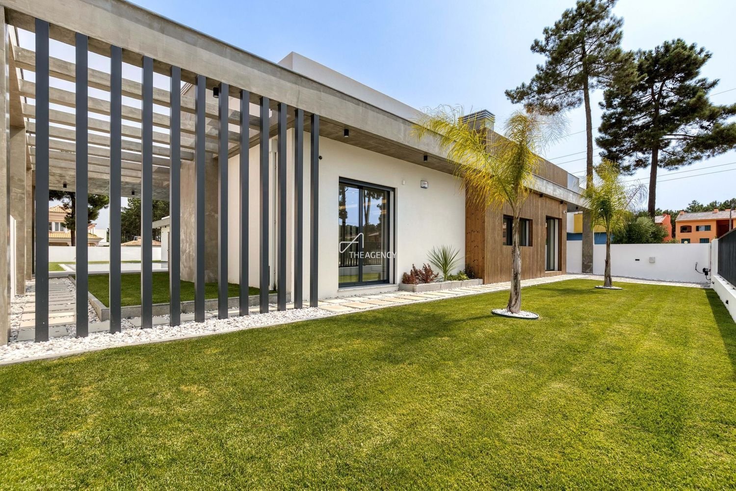 5 غرف نوم منزل في Corroios, Portugal رقم 103516