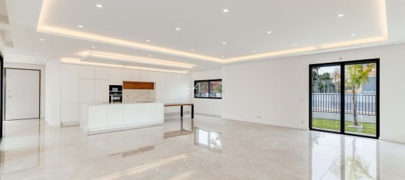 5 غرف نوم منزل في Corroios, Portugal رقم 103516 9