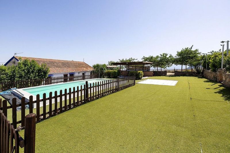 5 bedrooms Office in Granada, Spain No. 236945