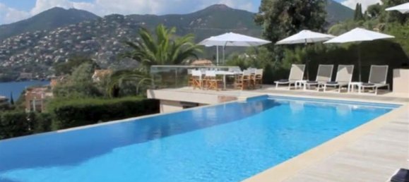 6 bedrooms Villa in Cannes, France No. 16956 2