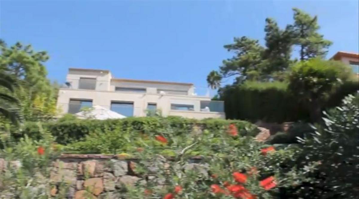 6 bedrooms Villa in Cannes, France No. 16956