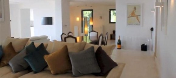6 bedrooms Villa in Cannes, France No. 16956 8