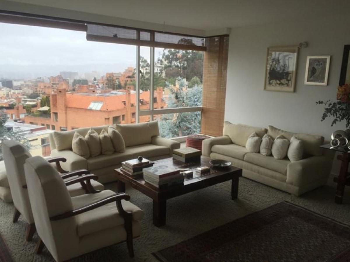 3 bedrooms House in Bogota, Colombia No. 11753