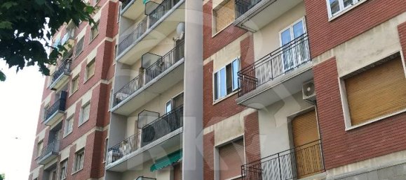 4 rooms Apartment in Bologna, Italy No. 2313 3