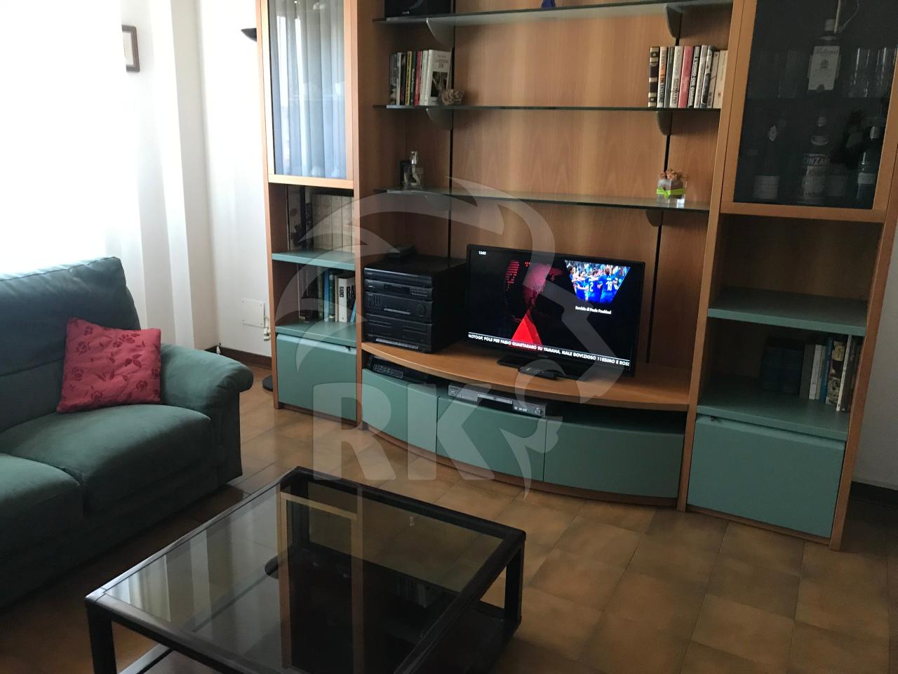 4 rooms Apartment in Bologna, Italy No. 2313