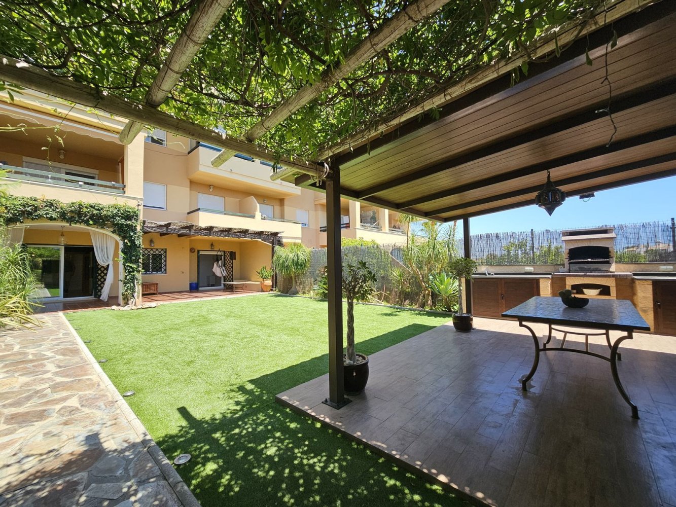 2 Schlafzimmer Wohnung in Estepona, Spain, Nr. 143535