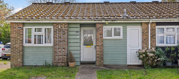 1 bedroom Bungalow in Godalming, United Kingdom No. 1022 2
