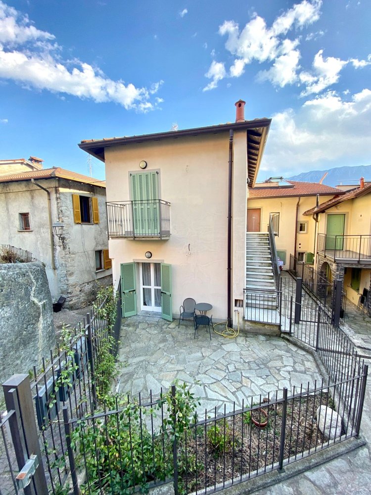 3 rooms Apartment in Tremezzina, Italy No. 86073